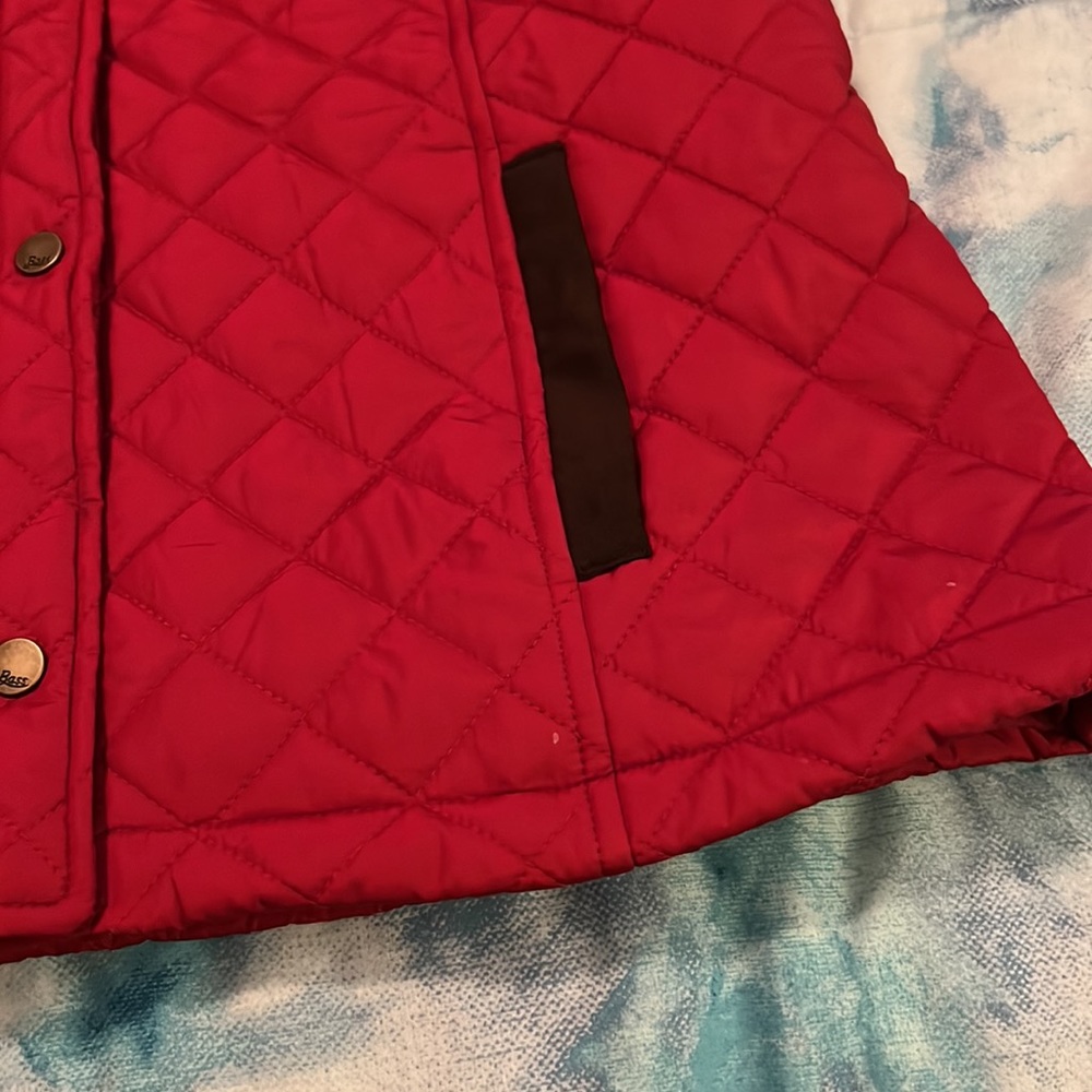 Red vest - Picture 3 of 7